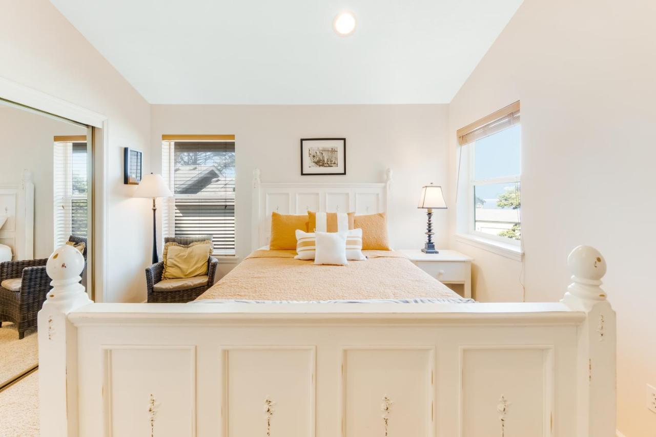 Yaquina Lighthouse View Beach Home Newport Buitenkant foto