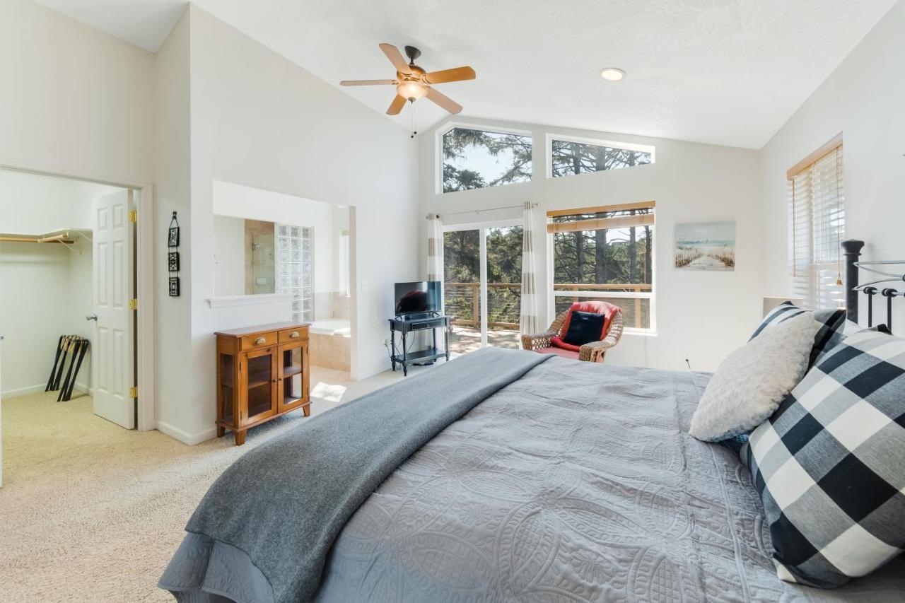 Yaquina Lighthouse View Beach Home Newport Buitenkant foto